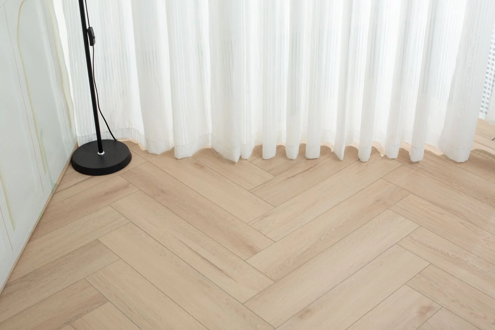 Плитка SPC "OneFloor" 3032 А,В  ЁЛКА (640*128*4 мм) — купить в Москве