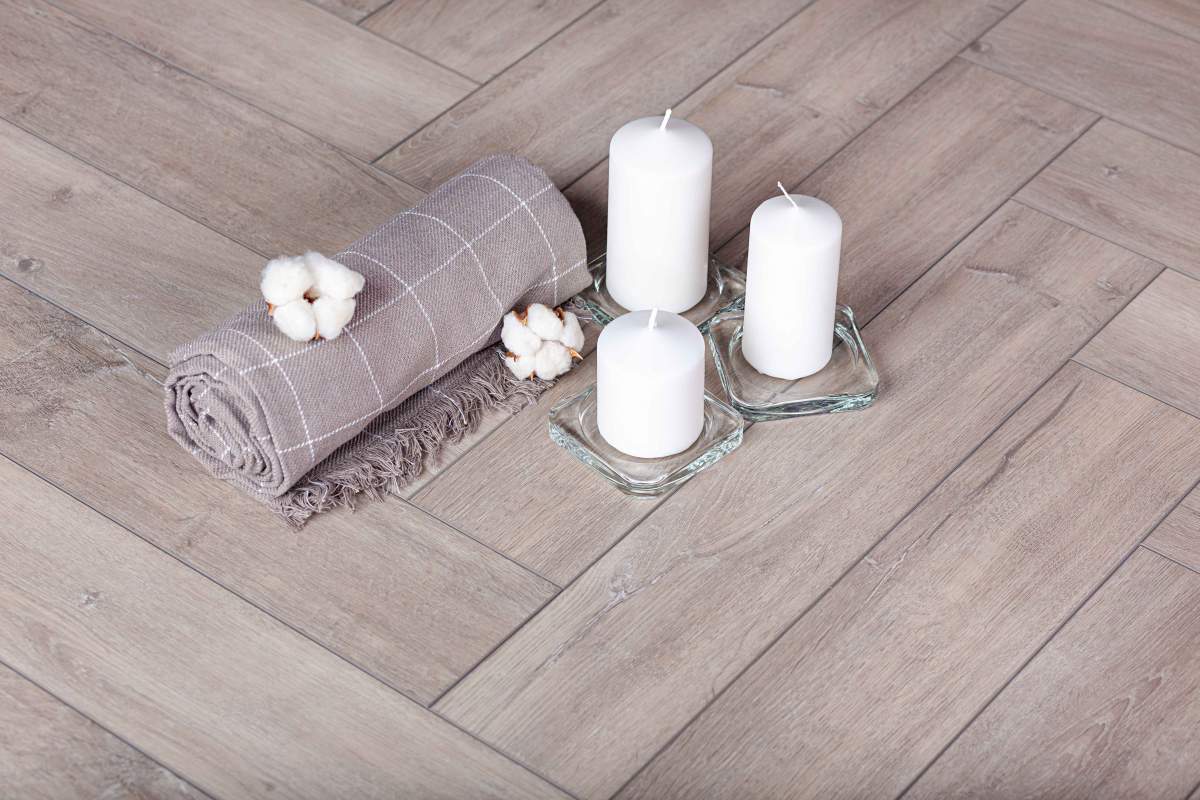 Замковая ПВХ плитка "Aberhof" Carmelita 1682 (615*123*5 мм) — купить в Москве