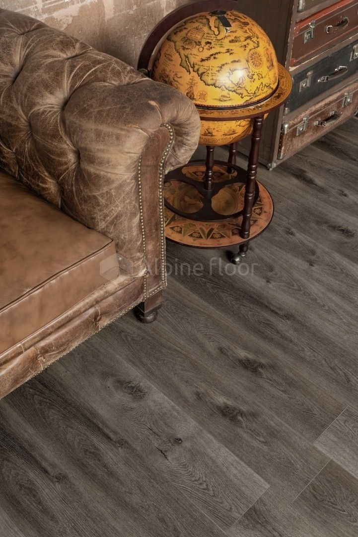 Замковая ПВХ плитка "Alpine Floor" Дуб торфяной  (1524*180*8мм) — купить в Москве