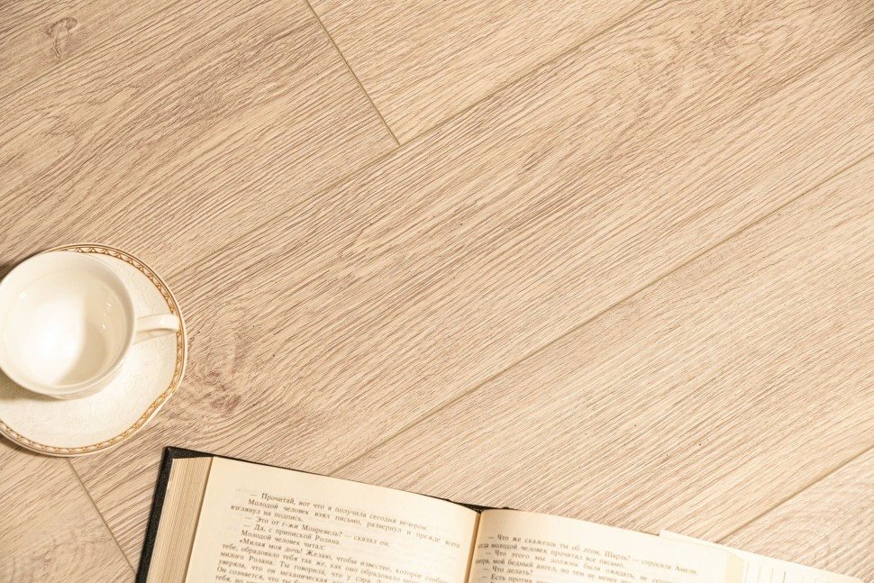 Виниловый ламинат "Bonkeel" Style Дуб Гарднер (1200*125*4 мм) — купить в Москве