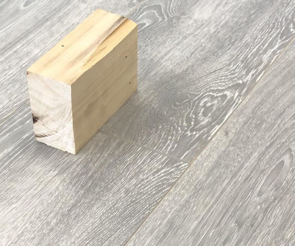 Ламинат "SunFloor" 8/32 4V Дуб Гвинея 34 (1380*193*8 мм) — купить в Москве